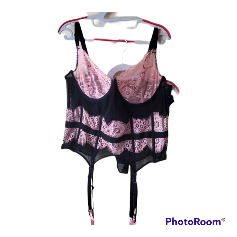 Bustier w/ garters and matching thong